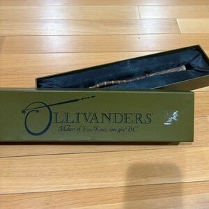 Wizarding world of Harry Potter willow 5 Olivander wand